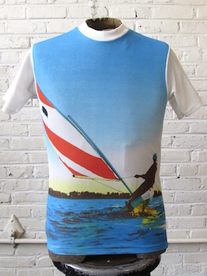 Sazz Vintage Clothing: (XS) Men's Vintage 70's Polyester Photo Print T-Shirt!  Wind Surfing Dude!