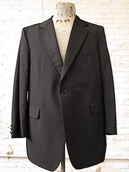 (46) Men's Vintage 70's Tuxedo Jacket. Black with Satin Lapels & Collar!