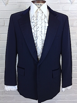 (40) Men's Vintage 70's Tuxedo Jacket. Navy Blue w/ Satin Lapels & a Velvet Collar!