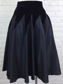 (25" waist) Women's Vintage 50's Circle Skirt. Gorgeous Black Velvet and Taffeta. As-Is