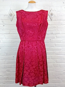 (M/L) Women's Vintage 60's Dress. Raspberry Brocade in a Climbing Rose Pattern. As-Is
