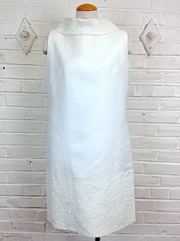 (M) Women's Vintage 60's Shift Dress. Crisp White Lace-Trimmed w/ Huge Collar.