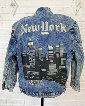 (L/XL) Unisex 1980's Vintage NYC Jean Jacket. New York City skyline scene!